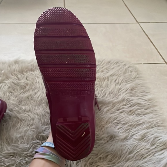 Woman's size 7.5 Barely worn Hunter rain boots - Picture 5 of 8